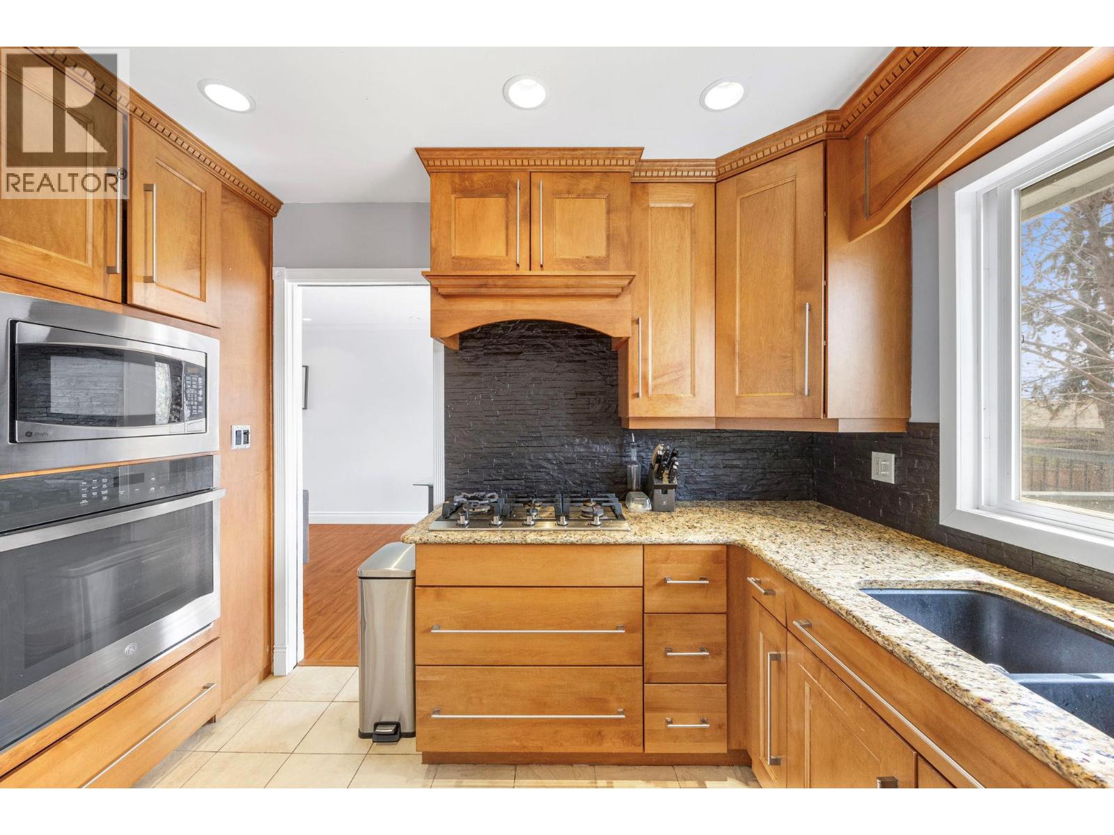 2545 Crestview Road, West Kelowna, British Columbia  V1Z 1Z4 - Photo 16 - 10389705