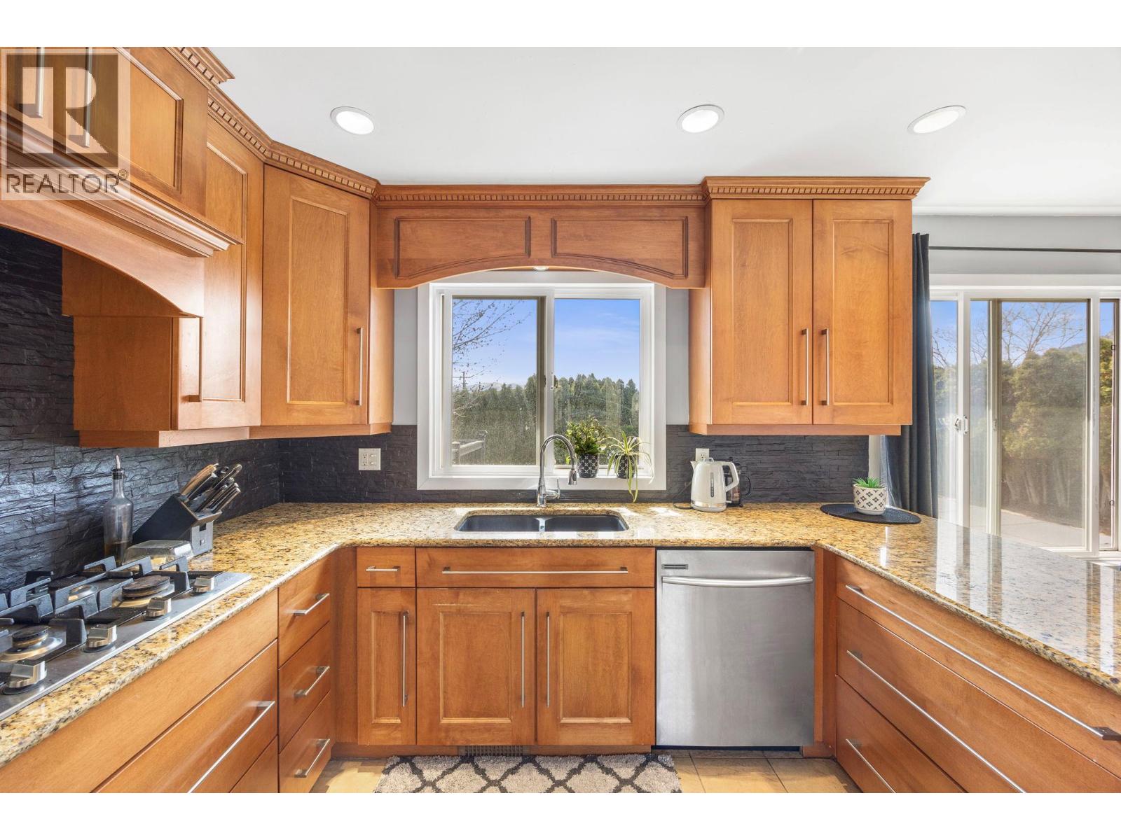 2545 Crestview Road, West Kelowna, British Columbia  V1Z 1Z4 - Photo 17 - 10389705