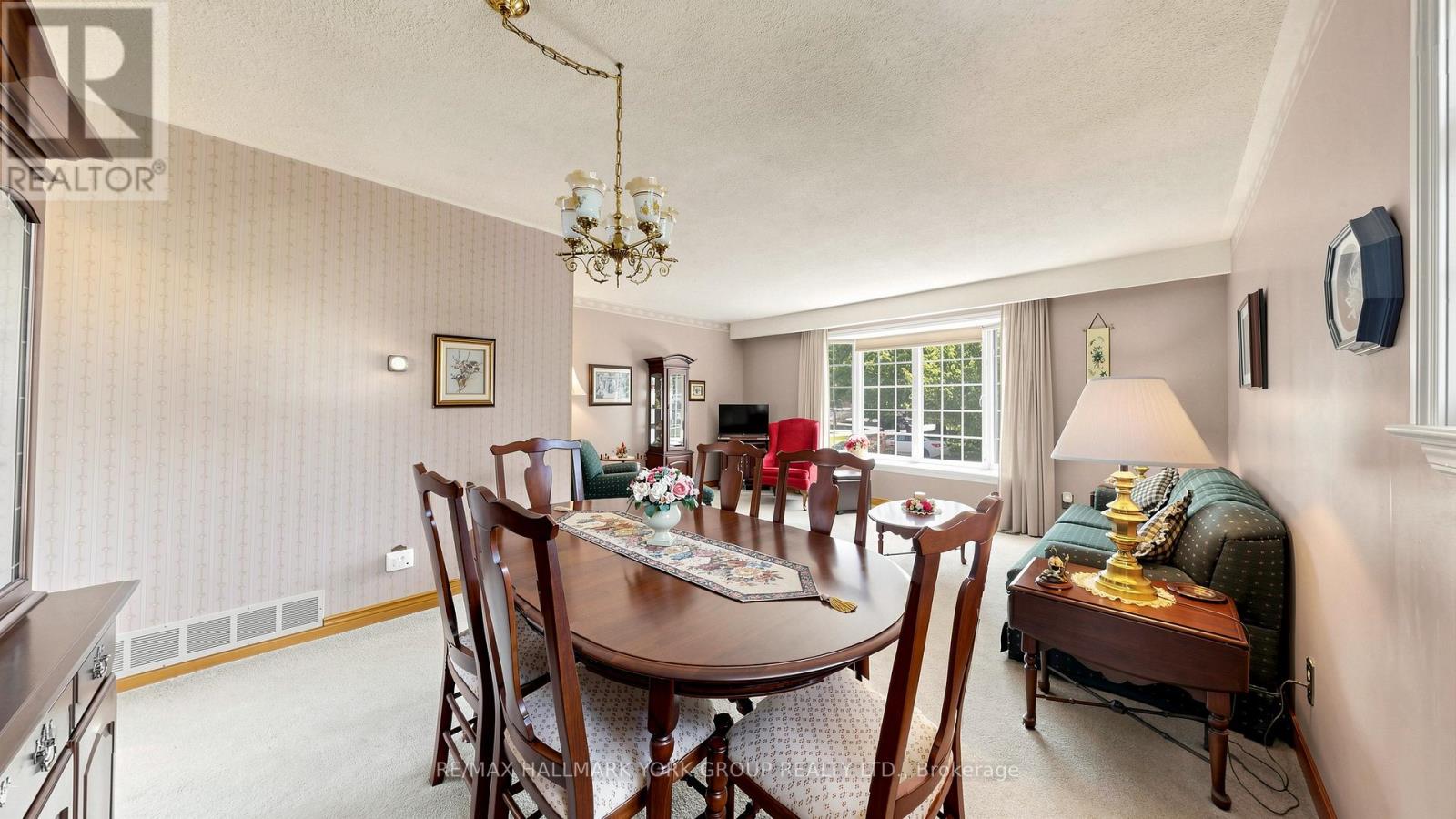 24 Devins Drive, Aurora, Ontario  L4G 2Z1 - Photo 13 - N13242488