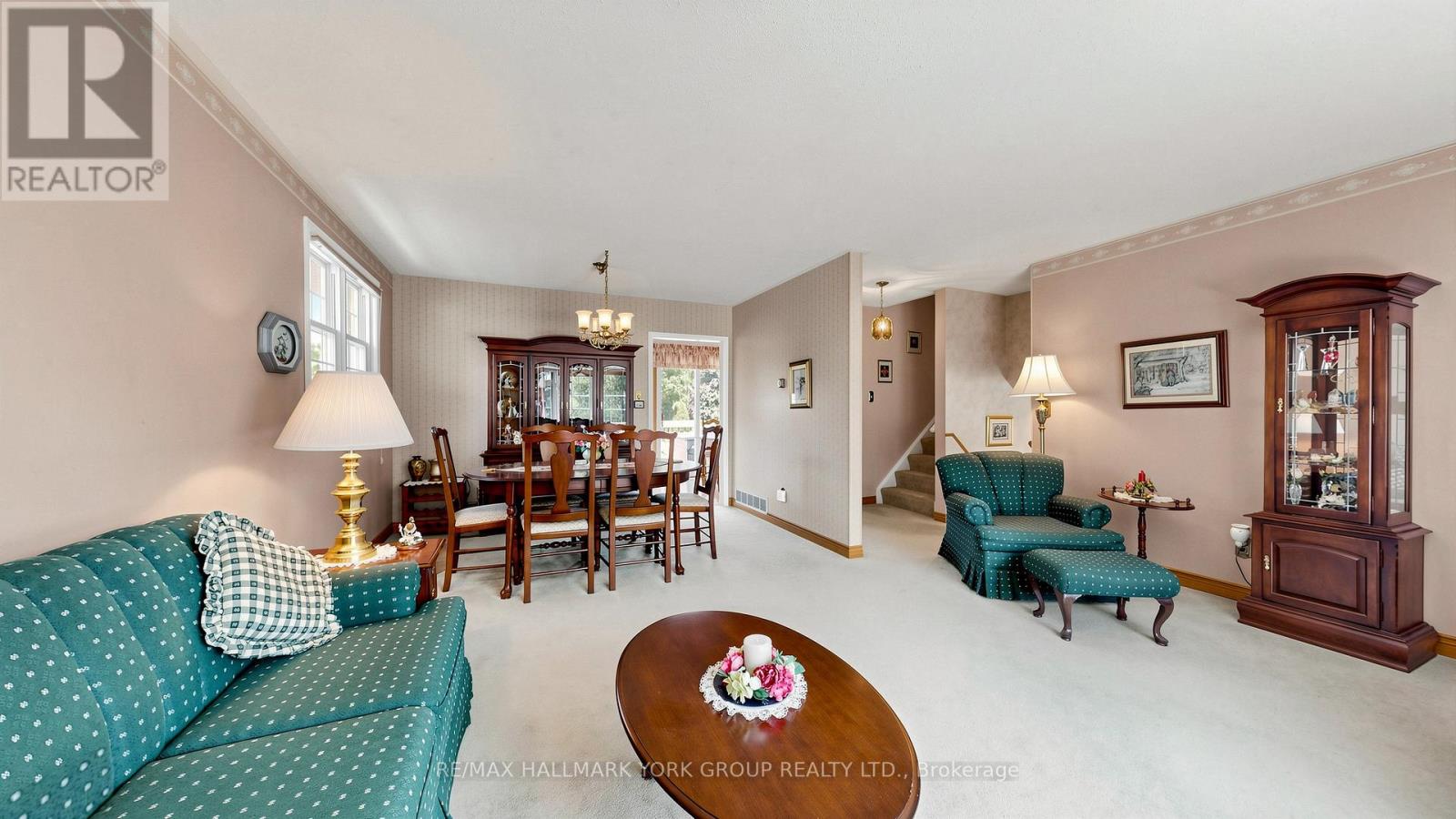 24 Devins Drive, Aurora, Ontario  L4G 2Z1 - Photo 9 - N13242488