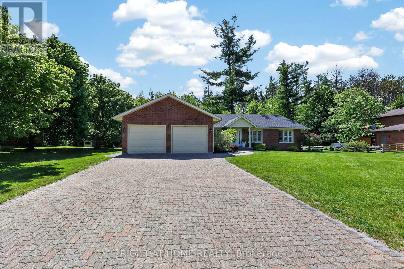 23 Holloway Lane, Springwater, Ontario  L9X 0M7 - Photo 2 - S13242236