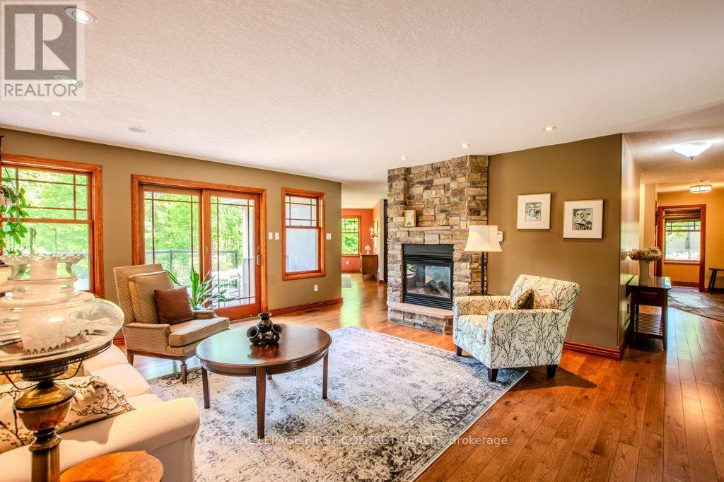 7 Nevis Ridge Drive, Oro-Medonte, Ontario  L0L 1T0 - Photo 7 - S13242392