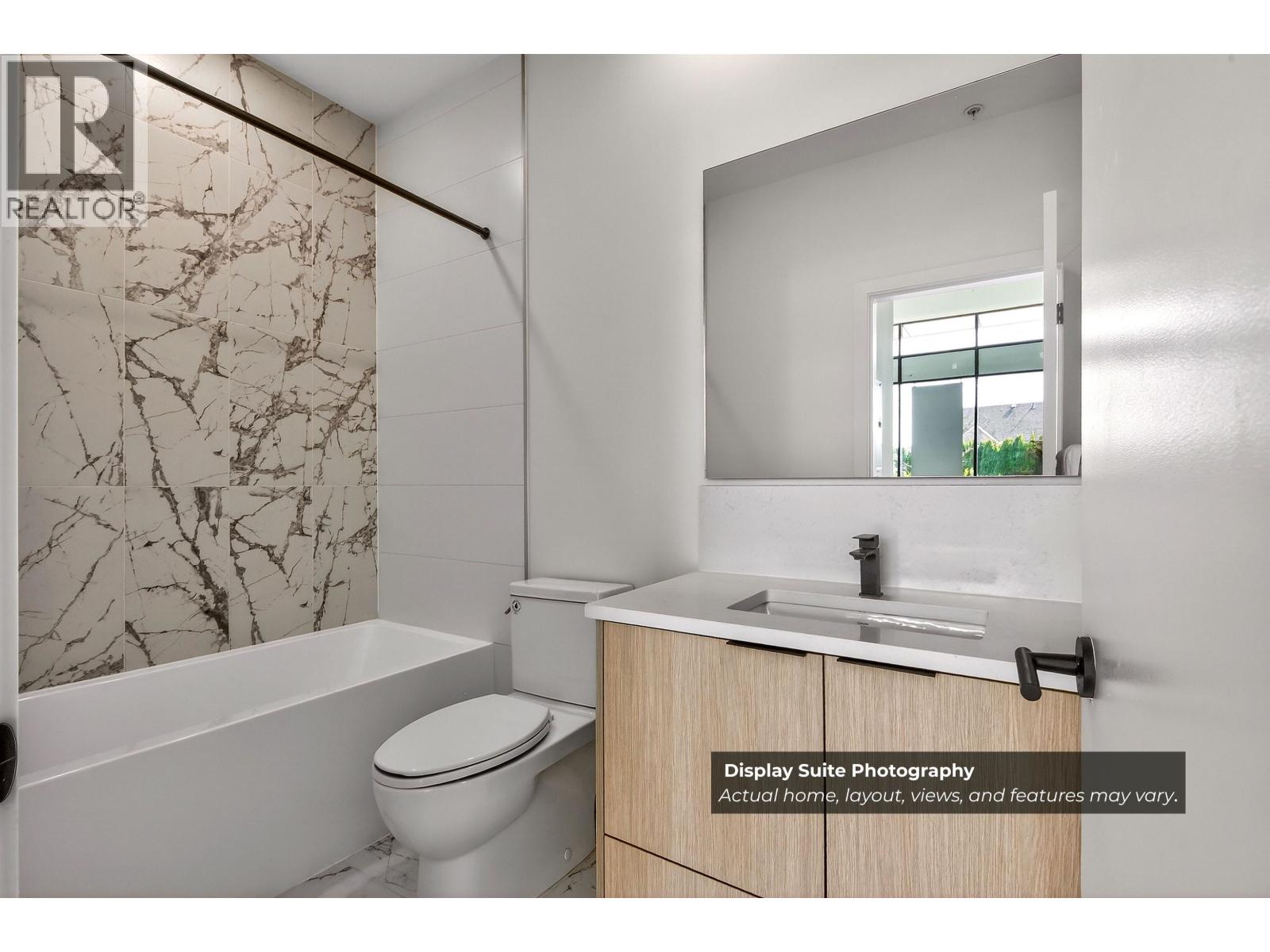 204 333 St. Davids Avenue, North Vancouver, British Columbia  V7L 3N7 - Photo 4 - R3132015