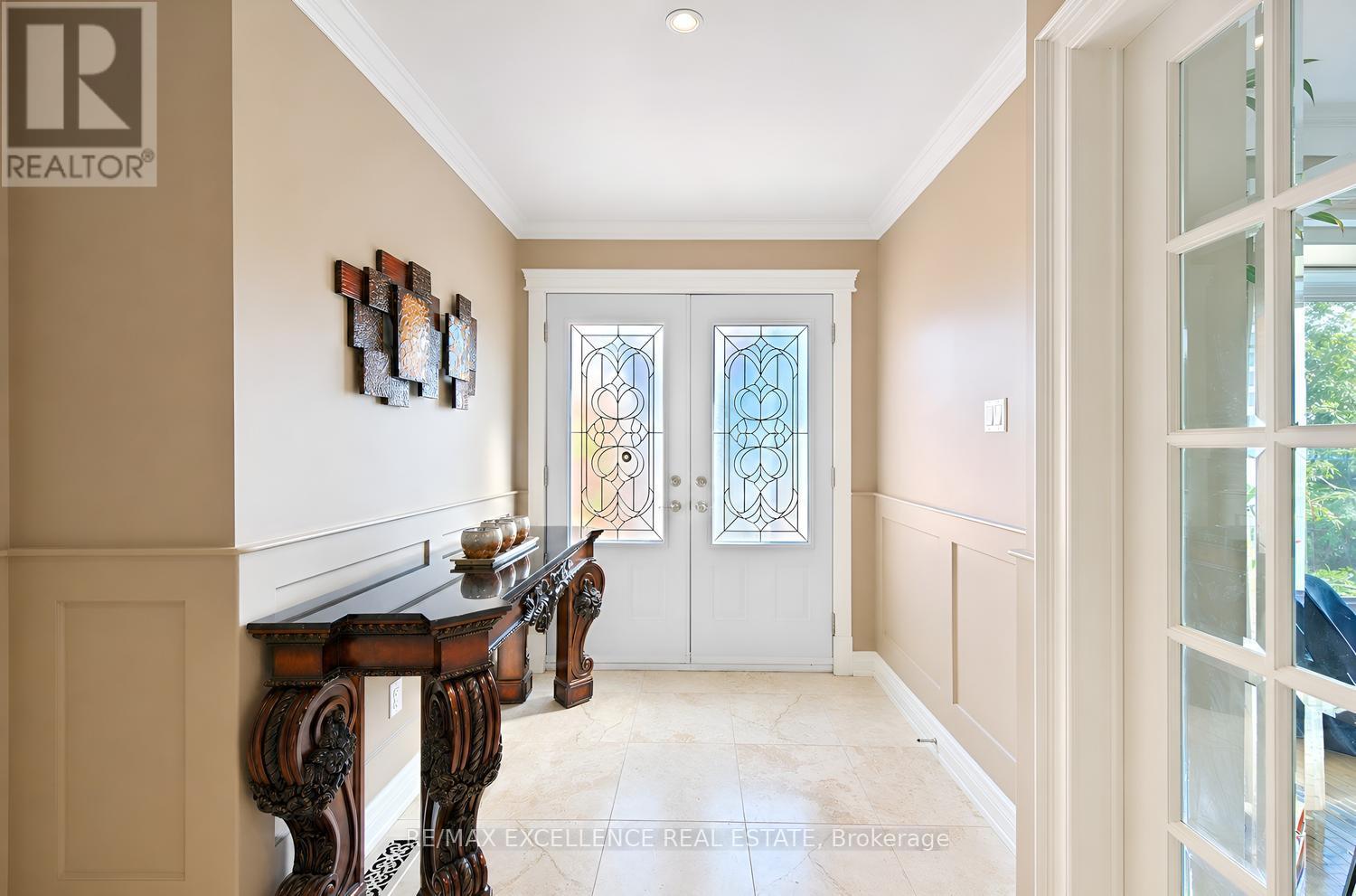 24 Lilly Crescent, Brampton, Ontario  L6Y 3K3 - Photo 4 - W13242224