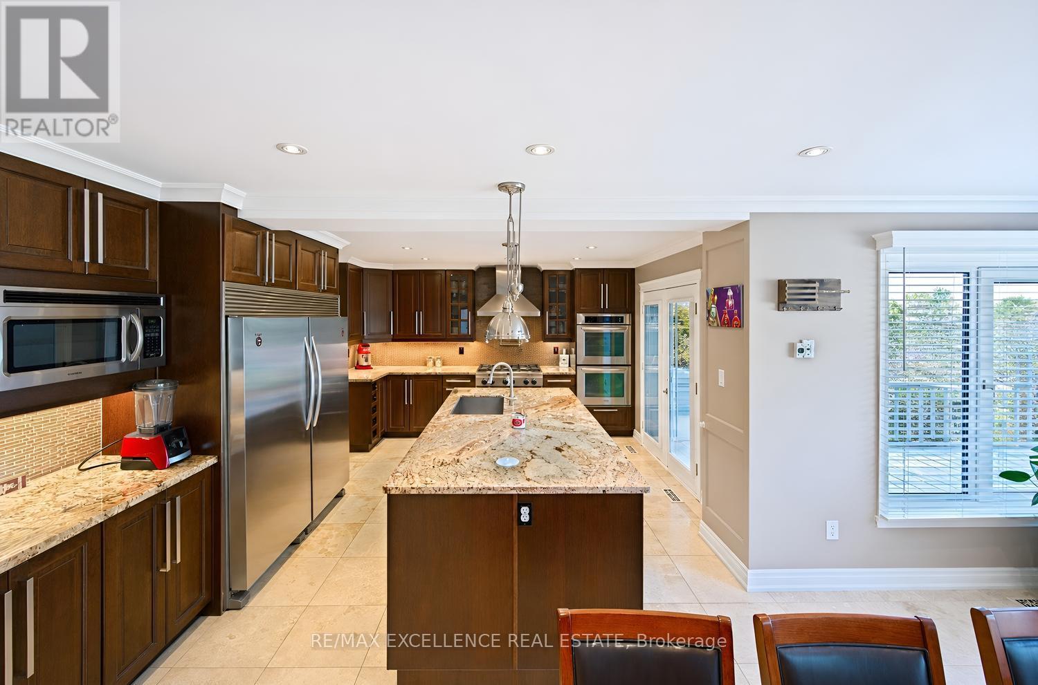 24 Lilly Crescent, Brampton, Ontario  L6Y 3K3 - Photo 9 - W13242224