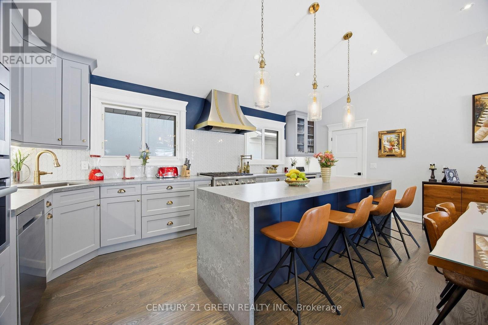 18 Winsdale Road, Toronto, Ontario  M9C 2W8 - Photo 4 - W13242270
