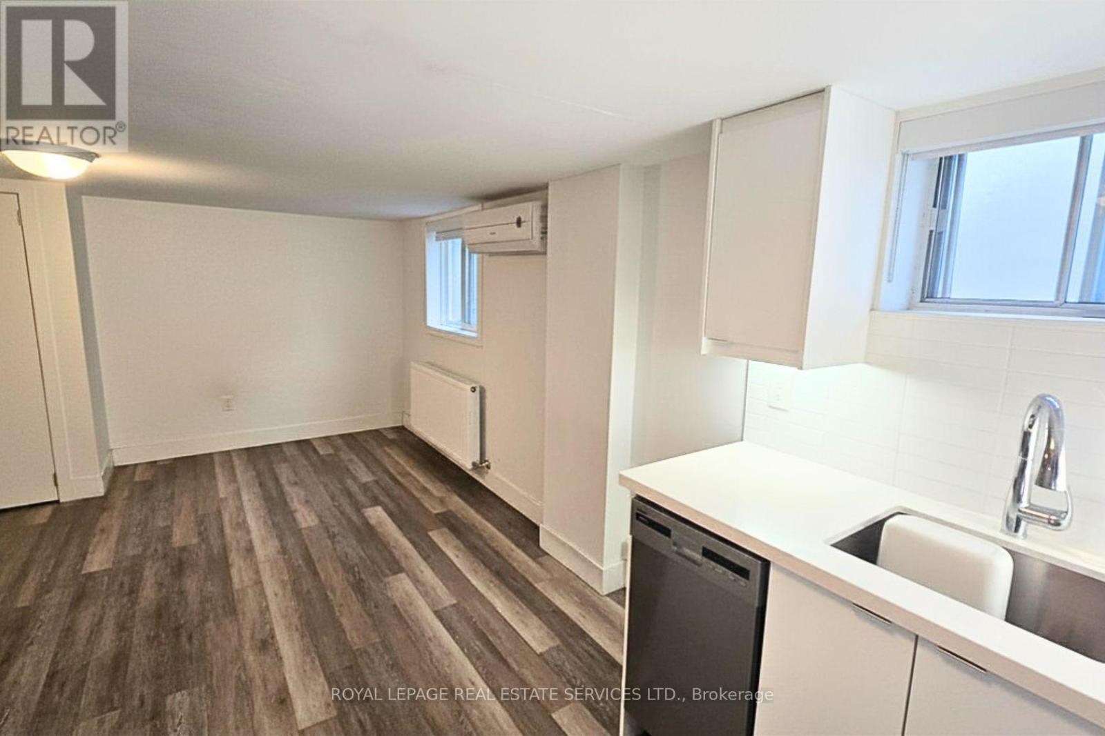 1 - 28a Third Street, Toronto, Ontario  M8V 2X6 - Photo 4 - W13242500