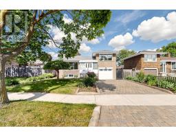 25 CARSBROOKE ROAD, Toronto, Ontario