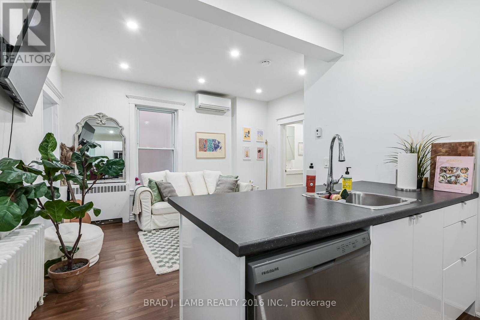 2 - 56 Wright Avenue, Toronto, Ontario  M6R 1K8 - Photo 13 - W13242528