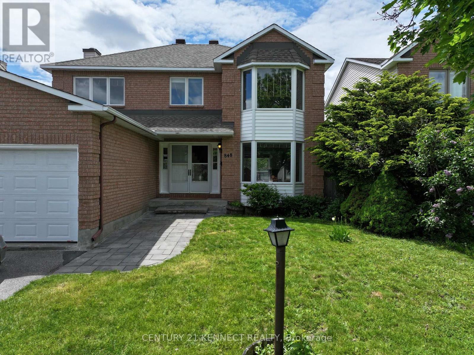 848 Fairlawn Avenue, Ottawa, Ontario  K2A 4C2 - Photo 2 - X13242322