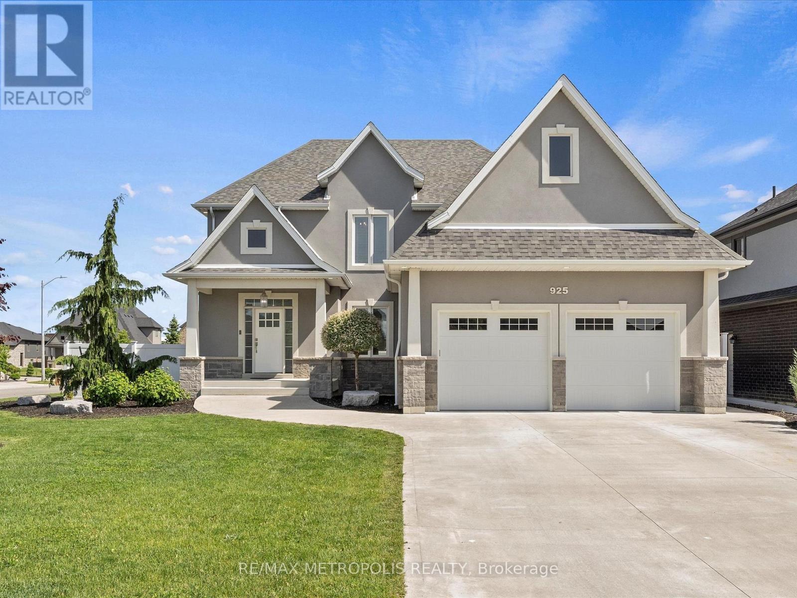 925 Lakewood Crescent, Lakeshore, Ontario  N8L 1G6 - Photo 1 - X13242402