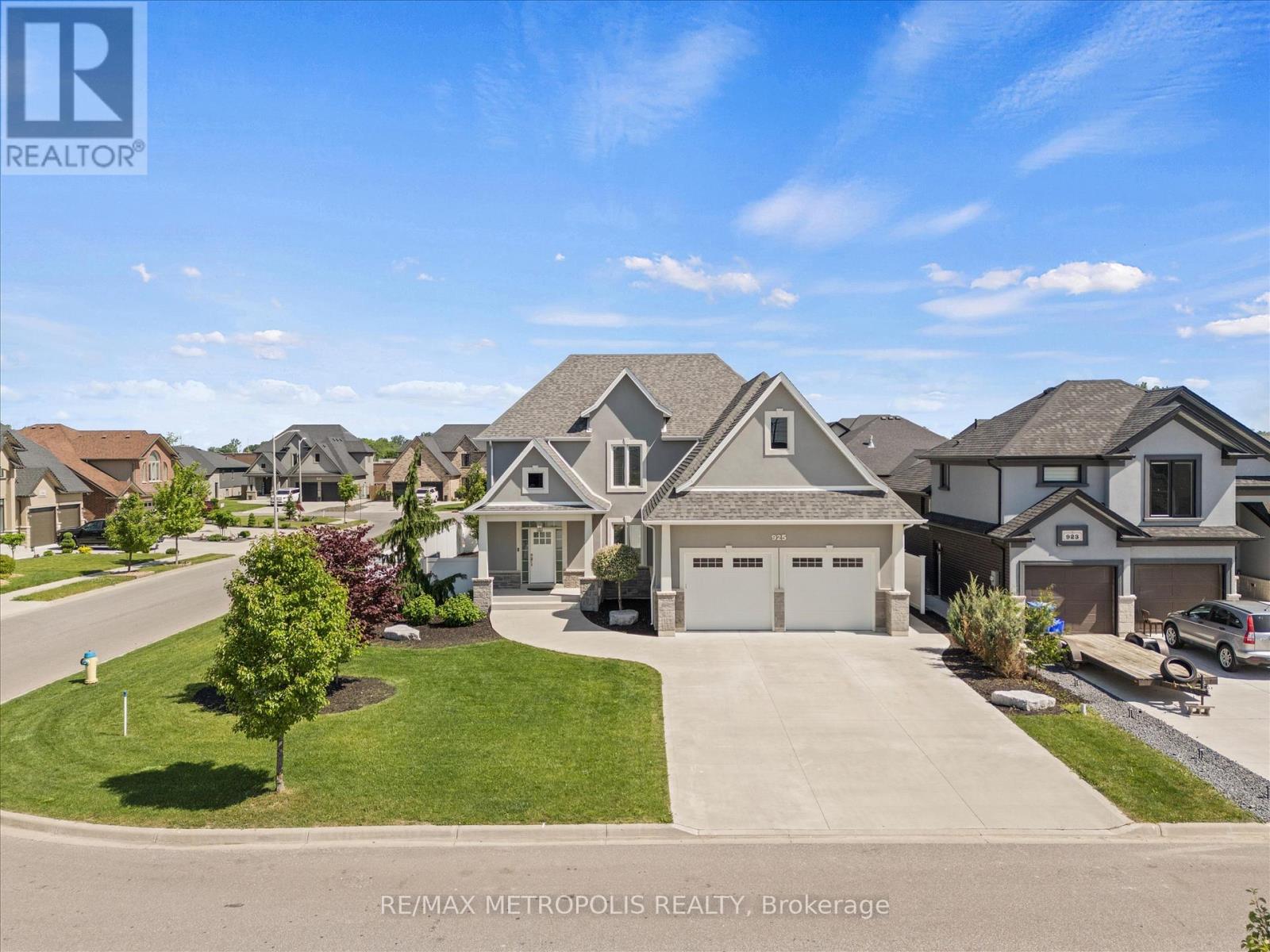 925 Lakewood Crescent, Lakeshore, Ontario  N8L 1G6 - Photo 2 - X13242402