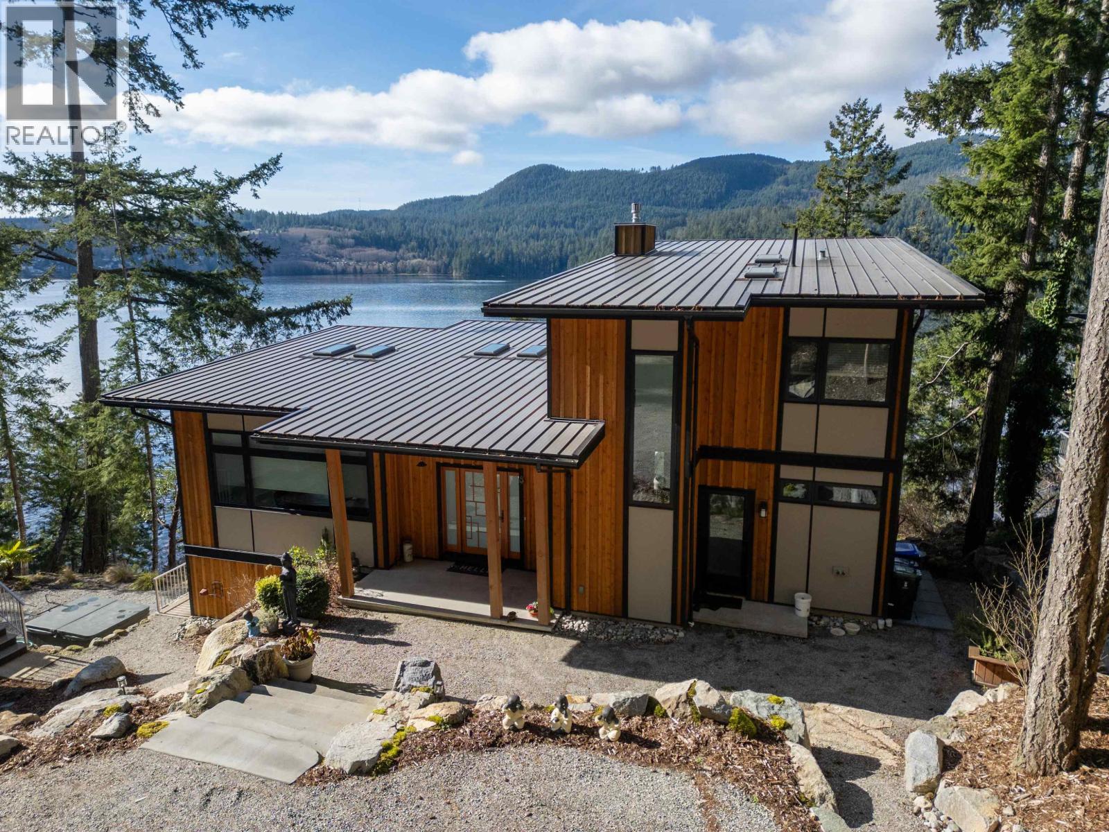 6101 -6099 Coracle Drive, Sechelt, British Columbia  V7Z 0C9 - Photo 3 - R3132287