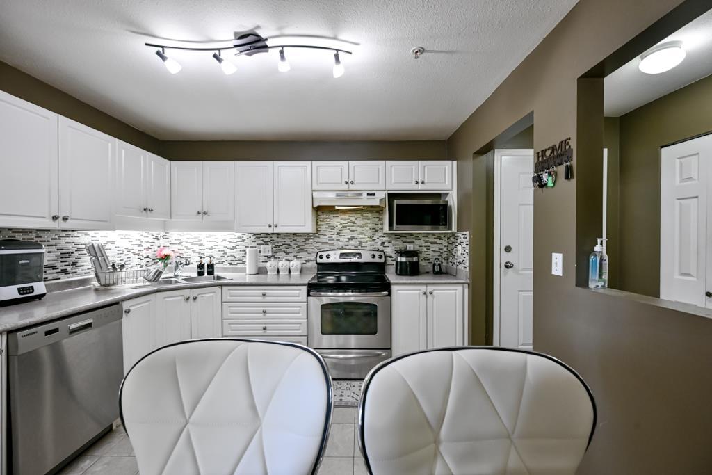 302 2435 Center Street, Abbotsford, British Columbia  V2T 2N4 - Photo 12 - R3131149