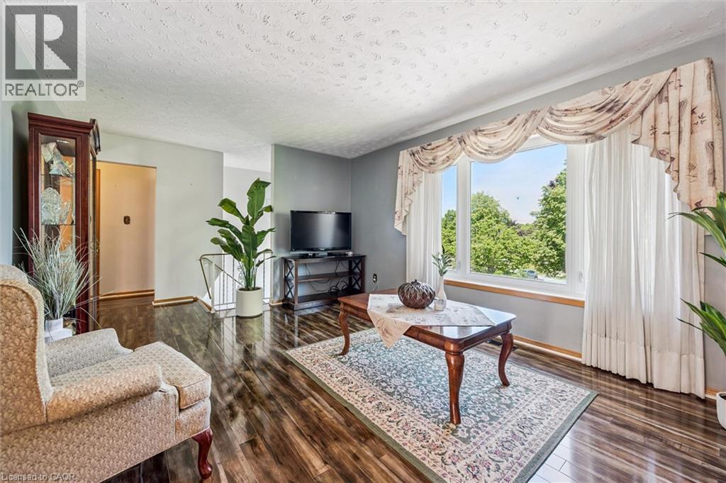 24 Devonglen Court, Kitchener, Ontario  N2E 2A8 - Photo 7 - 40835560