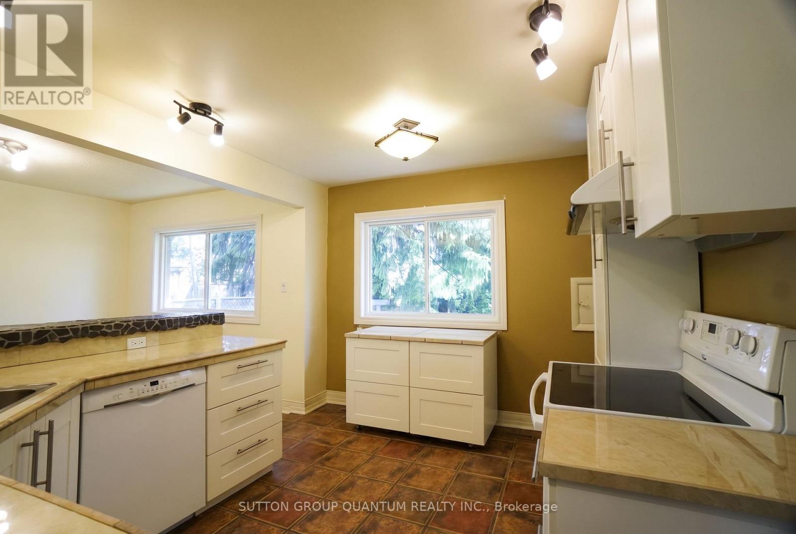2395 Edenhurst Drive, Mississauga, Ontario  L5A 2L1 - Photo 9 - W13237864