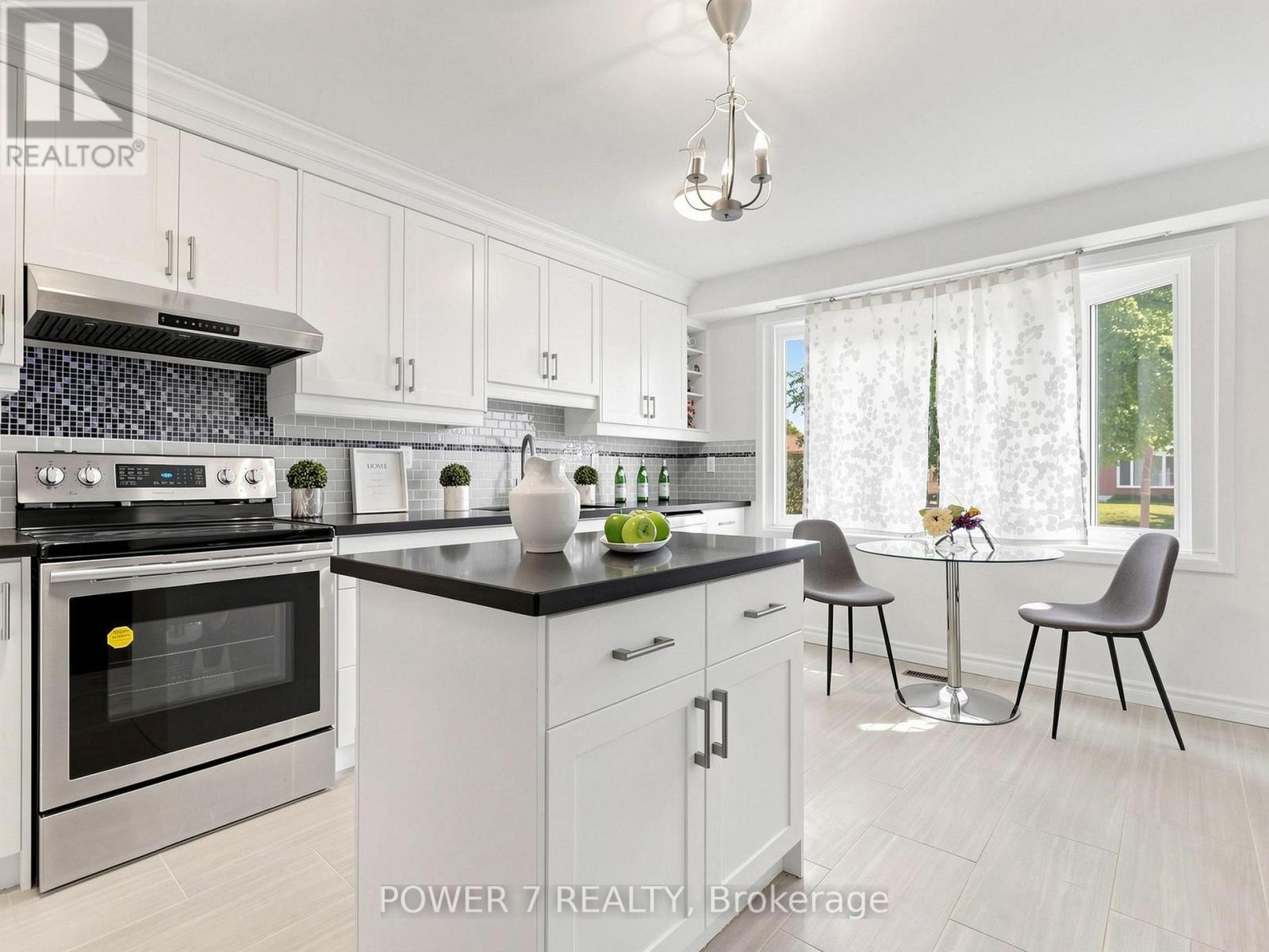 379 Hollyberry Trail, Toronto, Ontario  M2H 2P5 - Photo 15 - C13242658