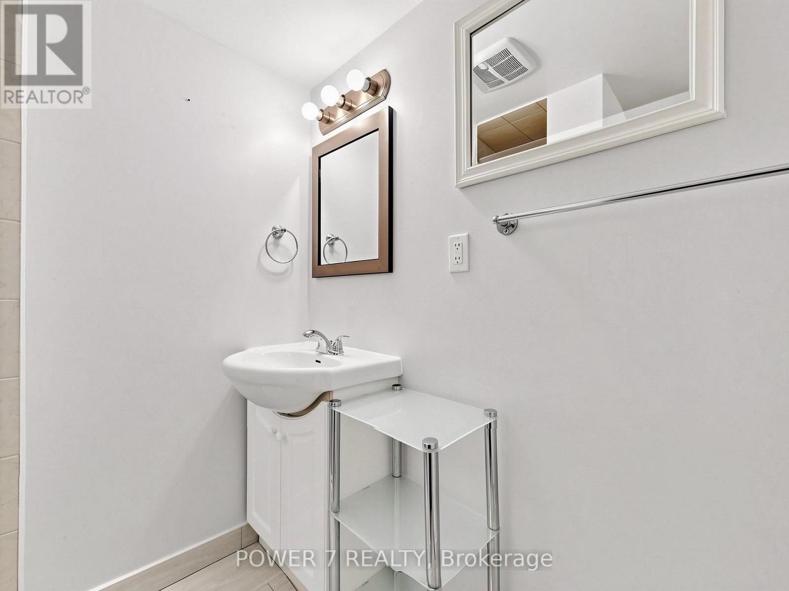 379 Hollyberry Trail, Toronto, Ontario  M2H 2P5 - Photo 36 - C13242658