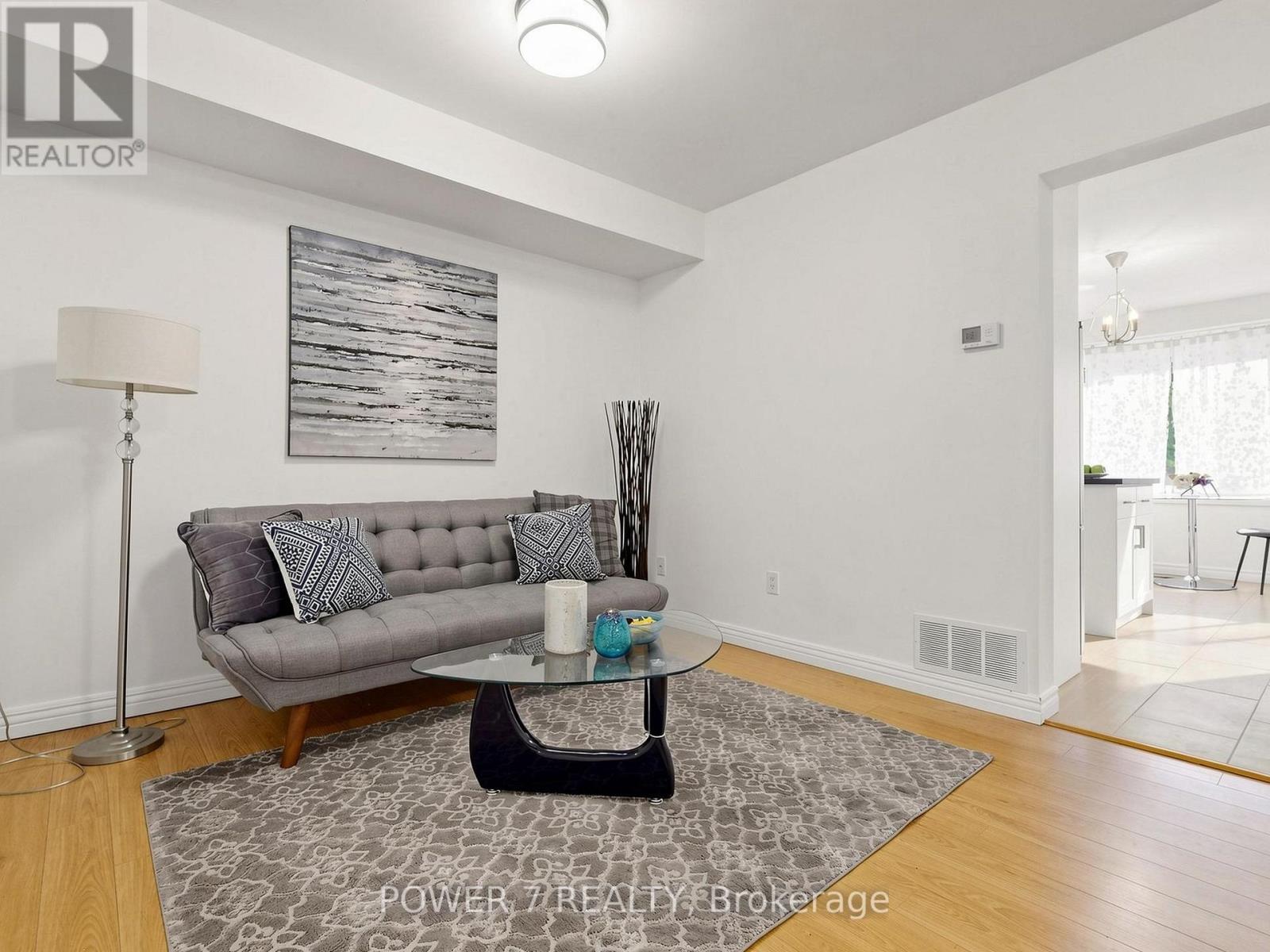 379 Hollyberry Trail, Toronto, Ontario  M2H 2P5 - Photo 9 - C13242658