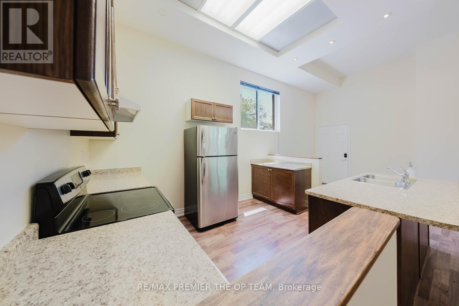 7930 Kipling Avenue, Vaughan, Ontario  L4L 1Z5 - Photo 6 - N13242608