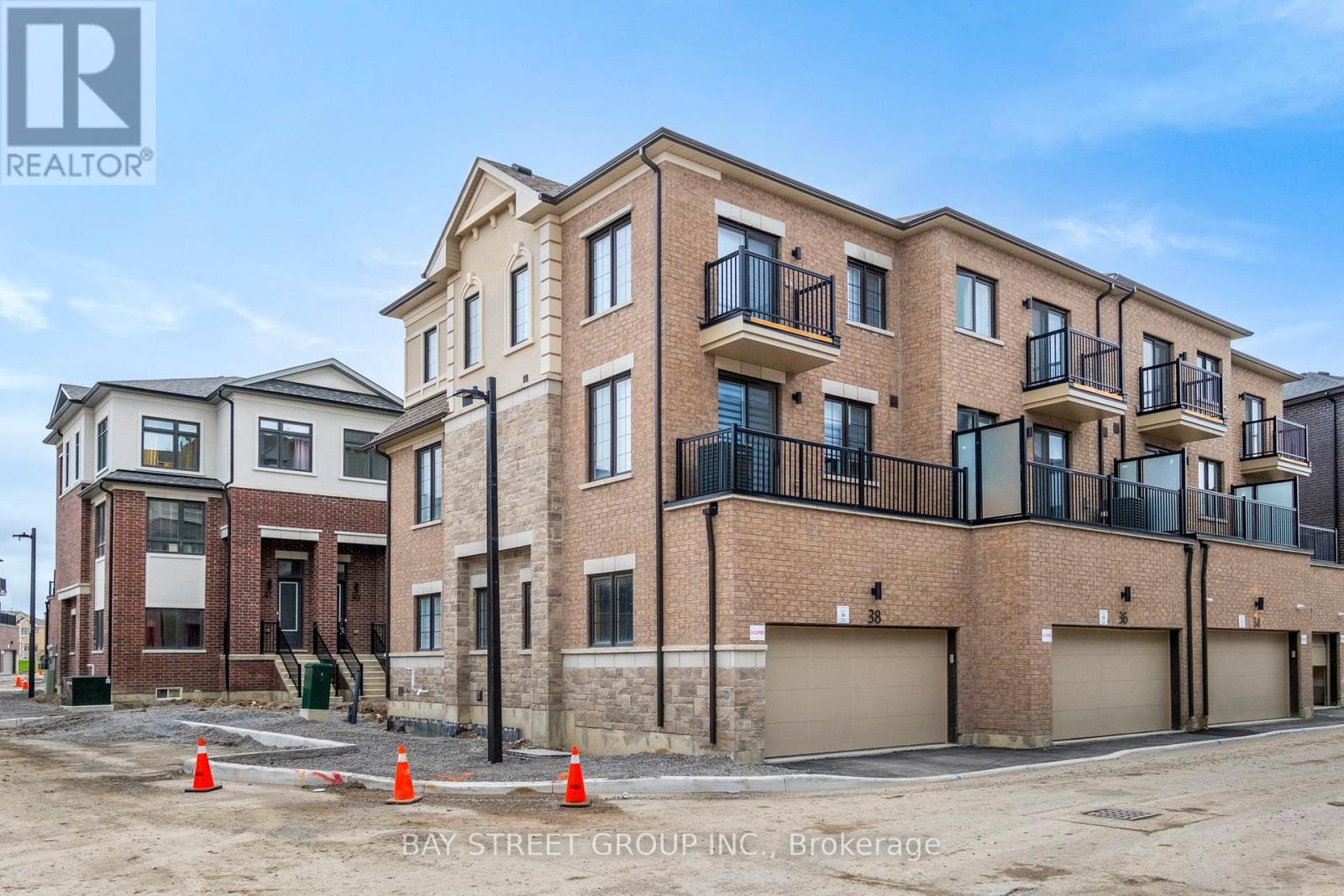 38 Chapple Lane, Richmond Hill, Ontario  L4B 0J7 - Photo 2 - N13242660