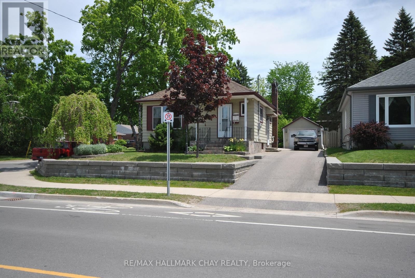 227 Duckworth Street, Barrie (Codrington), Ontario  L4M 3W8 - Photo 6 - S13242604