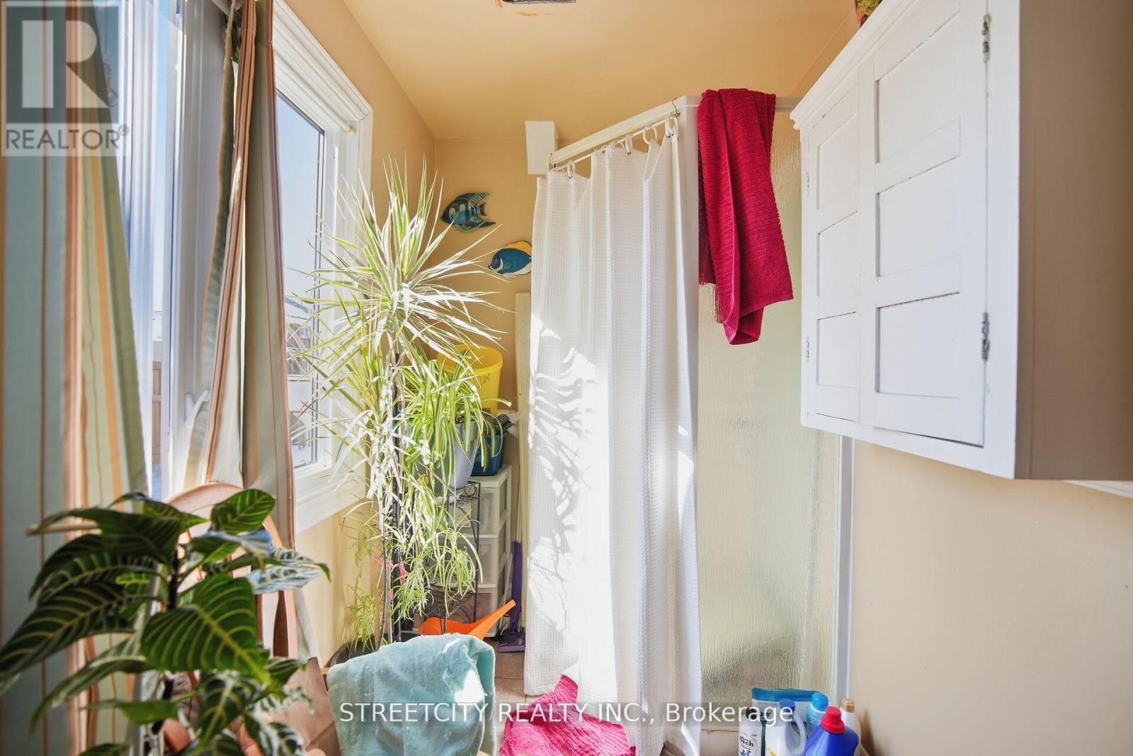 24 Hincks Street, St. Thomas, Ontario  N5R 3N6 - Photo 13 - X13242972