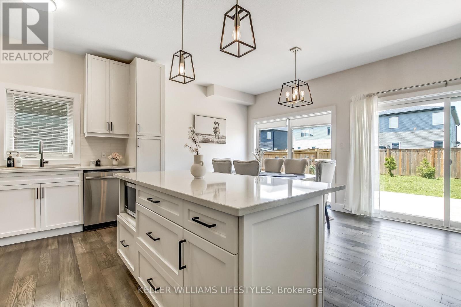 2967 Heardcreek Trail, London North, Ontario  N6G 0X8 - Photo 7 - X13243010
