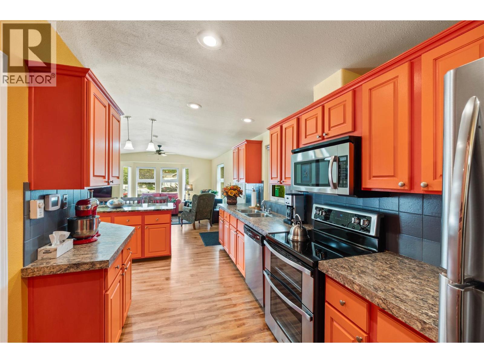 Listing image 11