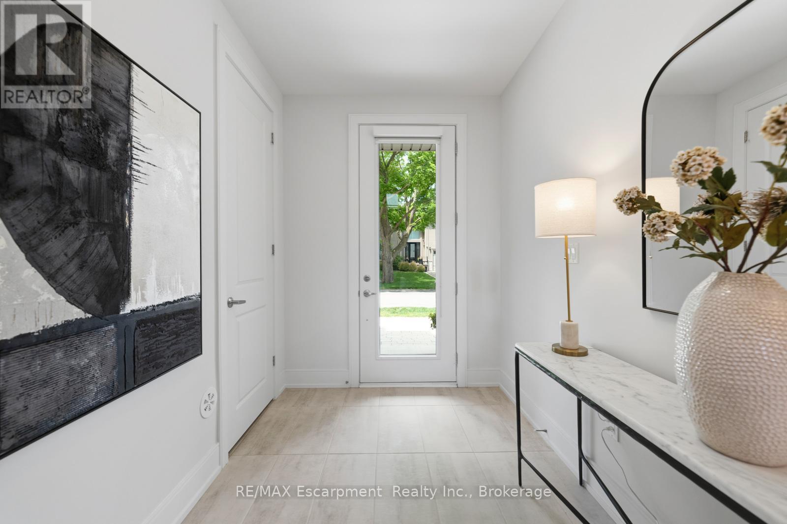 2280 Sovereign Street, Oakville, Ontario  L6L 0H9 - Photo 5 - W13242730