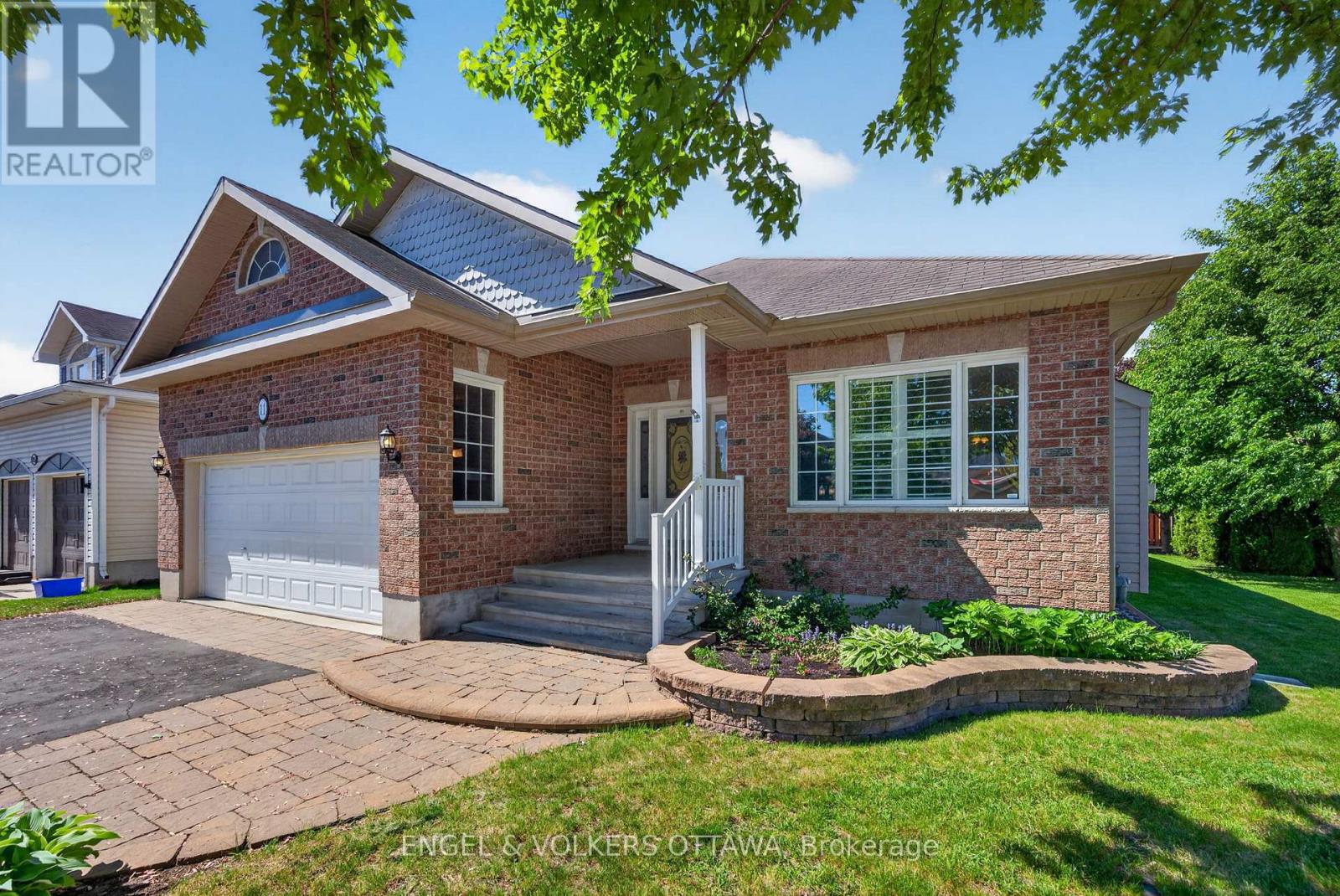 11 Frieday Street, Arnprior, Ontario  K7S 0A5 - Photo 2 - X13242800