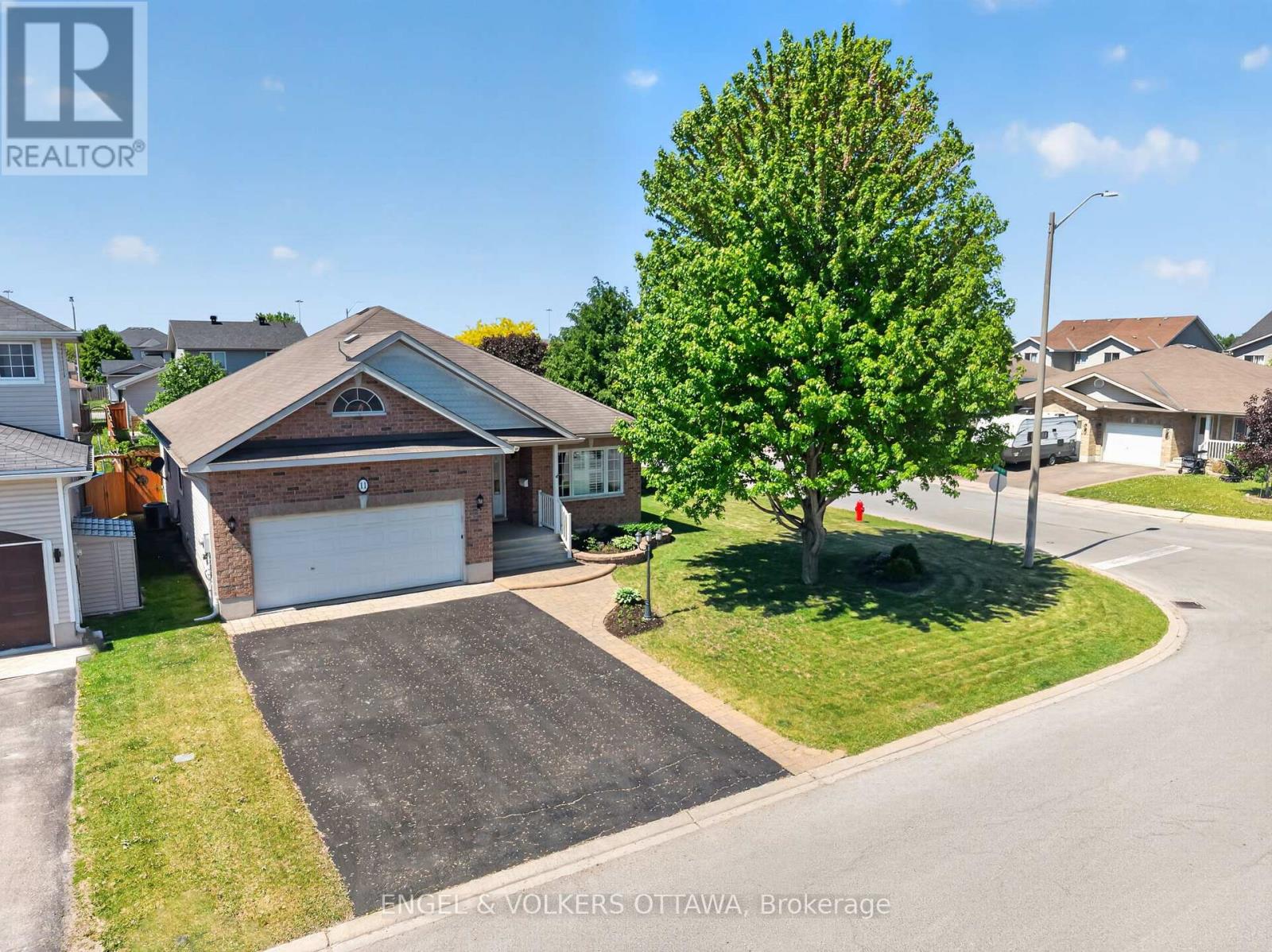 11 Frieday Street, Arnprior, Ontario  K7S 0A5 - Photo 3 - X13242800