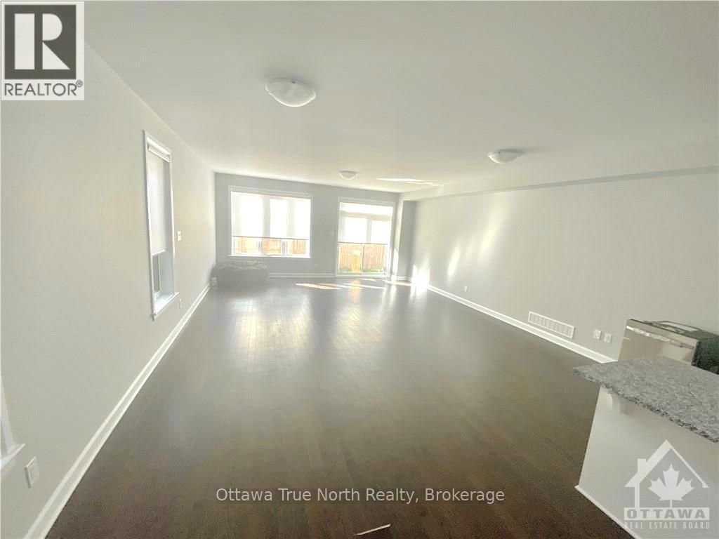 621 Taliesin Crescent, Ottawa, Ontario  K2S 2W5 - Photo 2 - X13243030