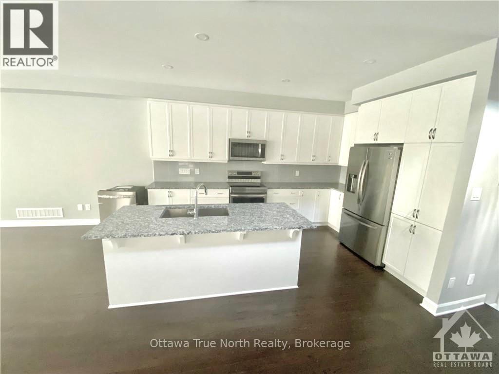 621 Taliesin Crescent, Ottawa, Ontario  K2S 2W5 - Photo 3 - X13243030