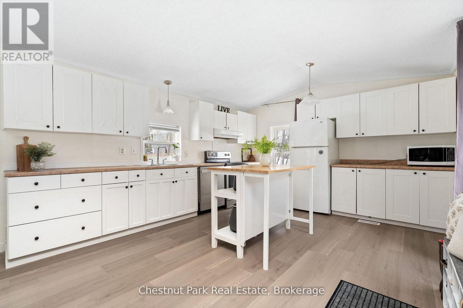 21 Mount Vernon Trail, Huntsville (Chaffey), Ontario  P1H 1E3 - Photo 4 - X13228996