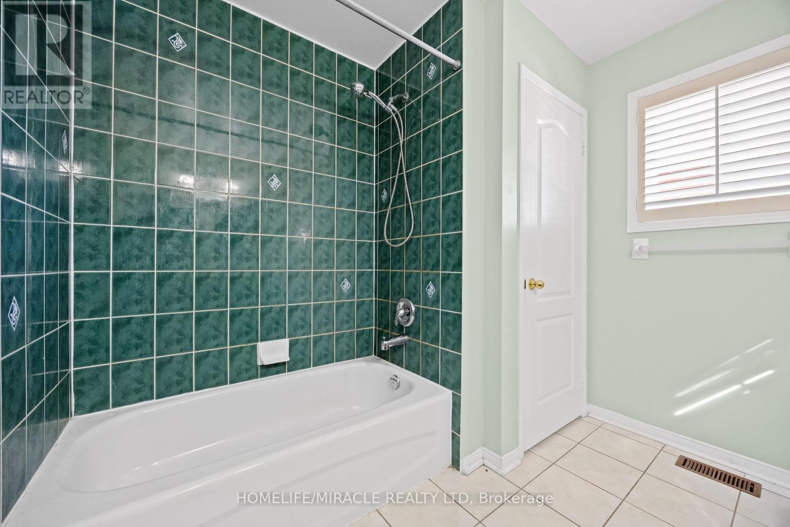 8 Waterdale Road, Brampton, Ontario  L7A 1S7 - Photo 23 - W13242592