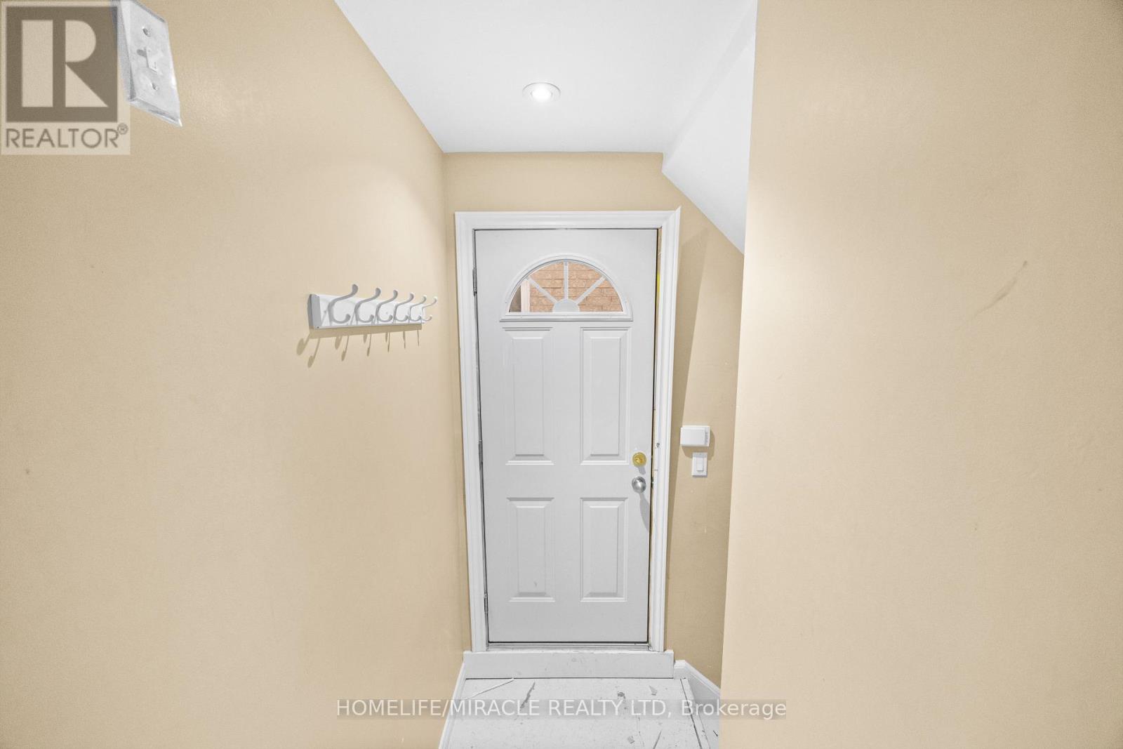 8 Waterdale Road, Brampton, Ontario  L7A 1S7 - Photo 31 - W13242592