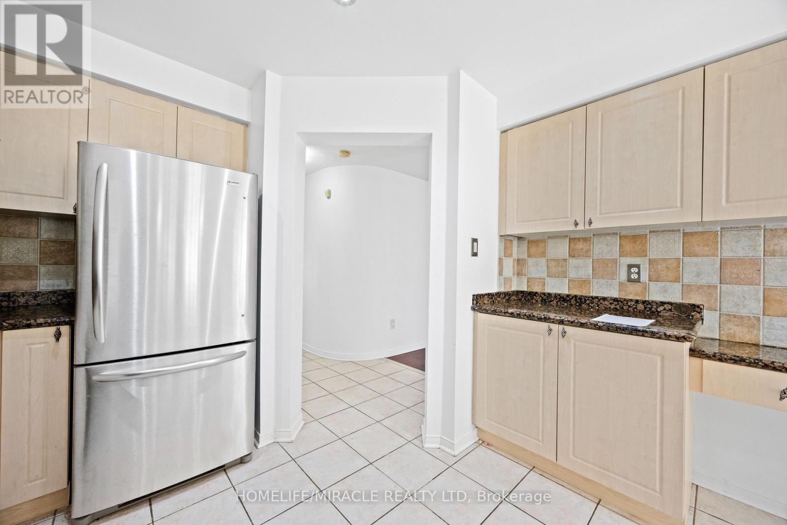 8 Waterdale Road, Brampton, Ontario  L7A 1S7 - Photo 8 - W13242592