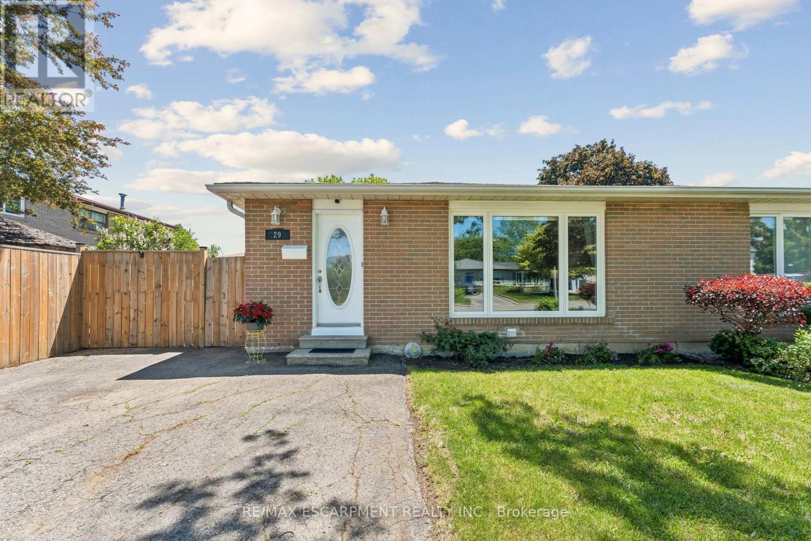 29 Deeside Crescent, Brampton, Ontario  L6T 3L8 - Photo 1 - W13242594