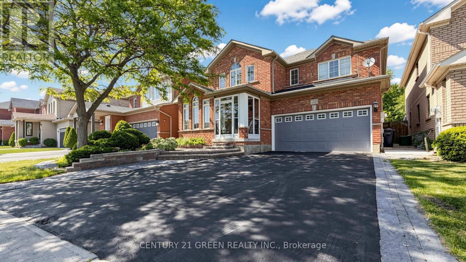 43 Hollowgrove Boulevard, Brampton, Ontario  L6P 1B1 - Photo 1 - W13242632