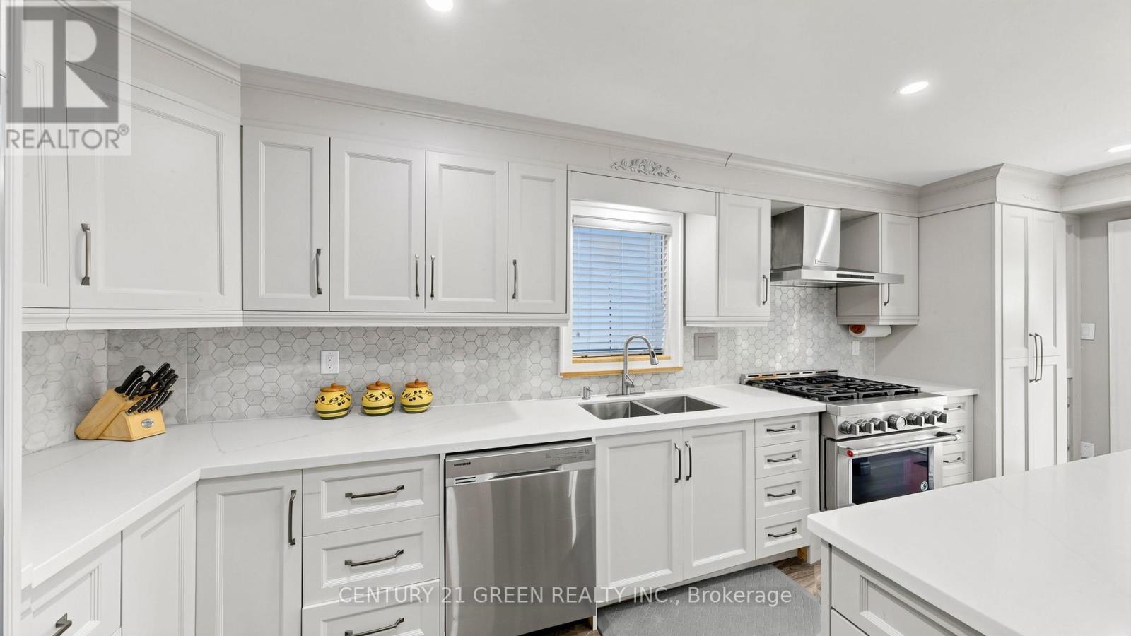 43 Hollowgrove Boulevard, Brampton, Ontario  L6P 1B1 - Photo 14 - W13242632