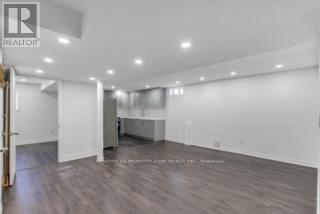 5667 Spangler Drive, Mississauga, Ontario  L5R 3N4 - Photo 3 - W13242650