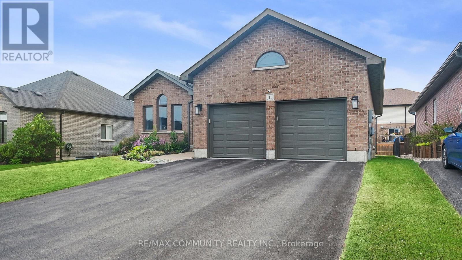 11 Stonecrest Boulevard, Quinte West, Ontario  K8R 0A3 - Photo 2 - X13242588
