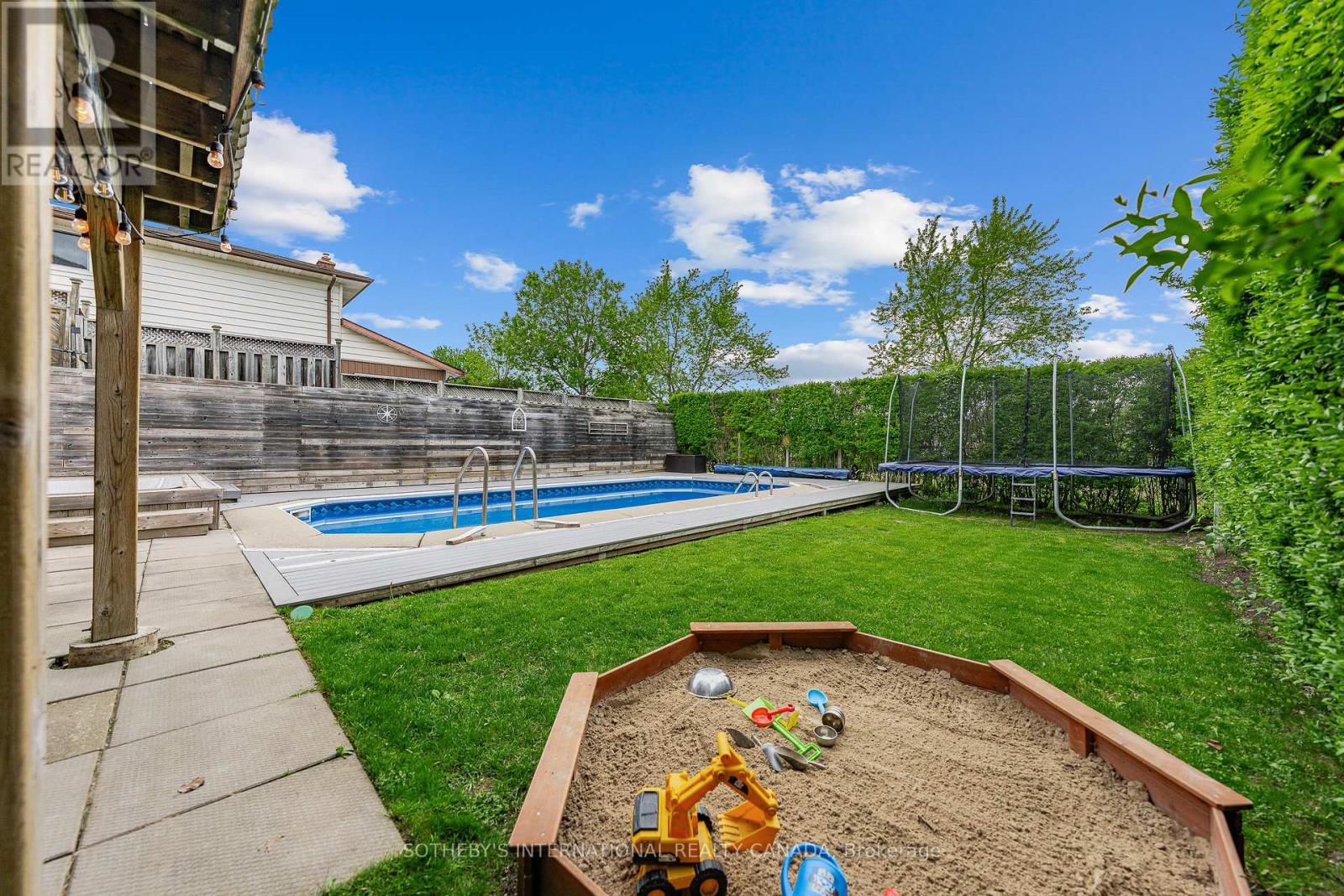 145 Westchester Drive, Kitchener, Ontario  N2B 3L6 - Photo 47 - X13242672