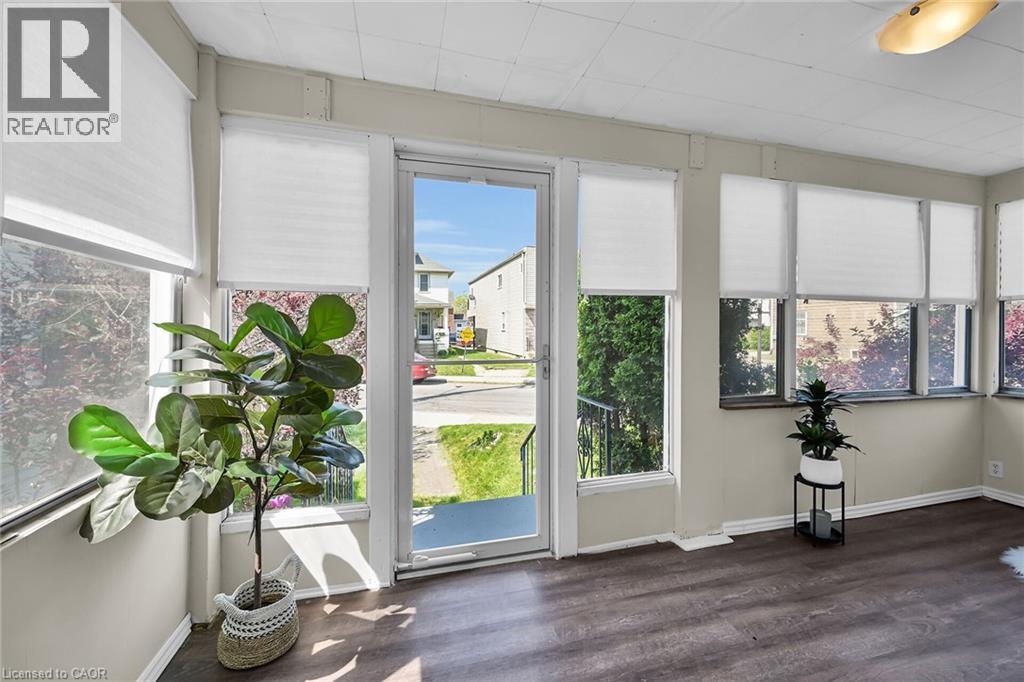 50 York Street, St. Catharines, Ontario  L2R 6C3 - Photo 3 - 40836447