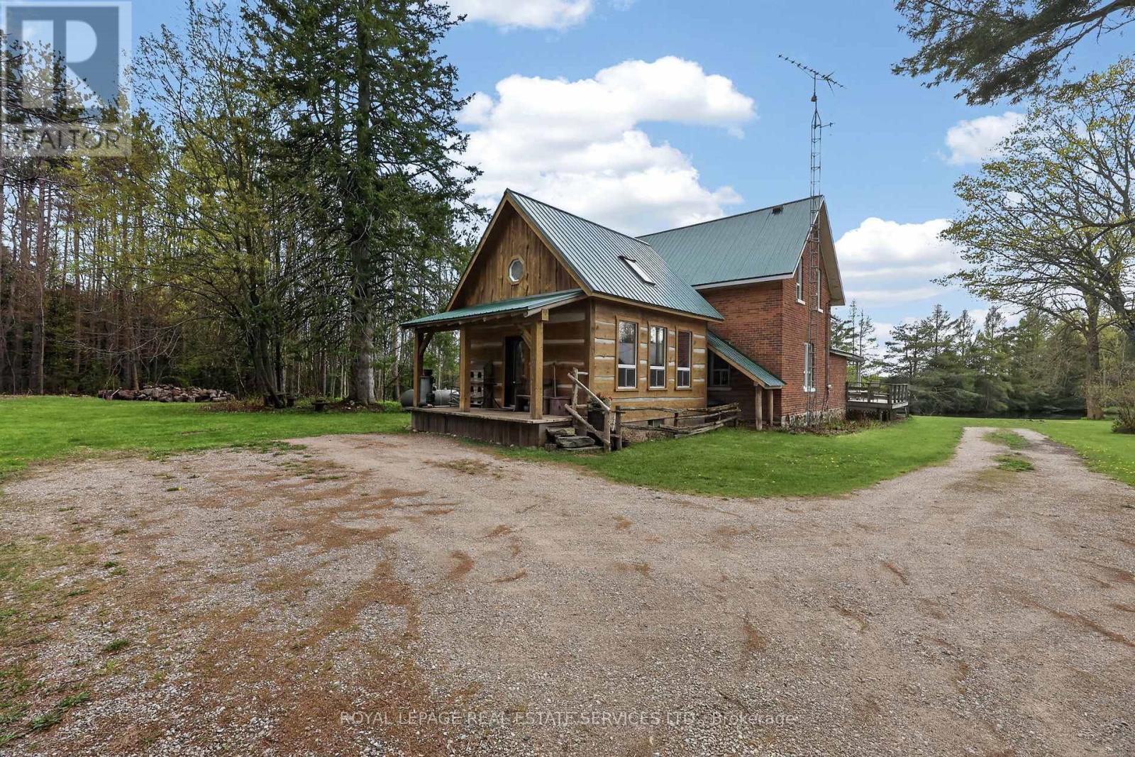 1351 Flos Rd 11 E, Springwater, Ontario  L0L 1P0 - Photo 3 - S13242362