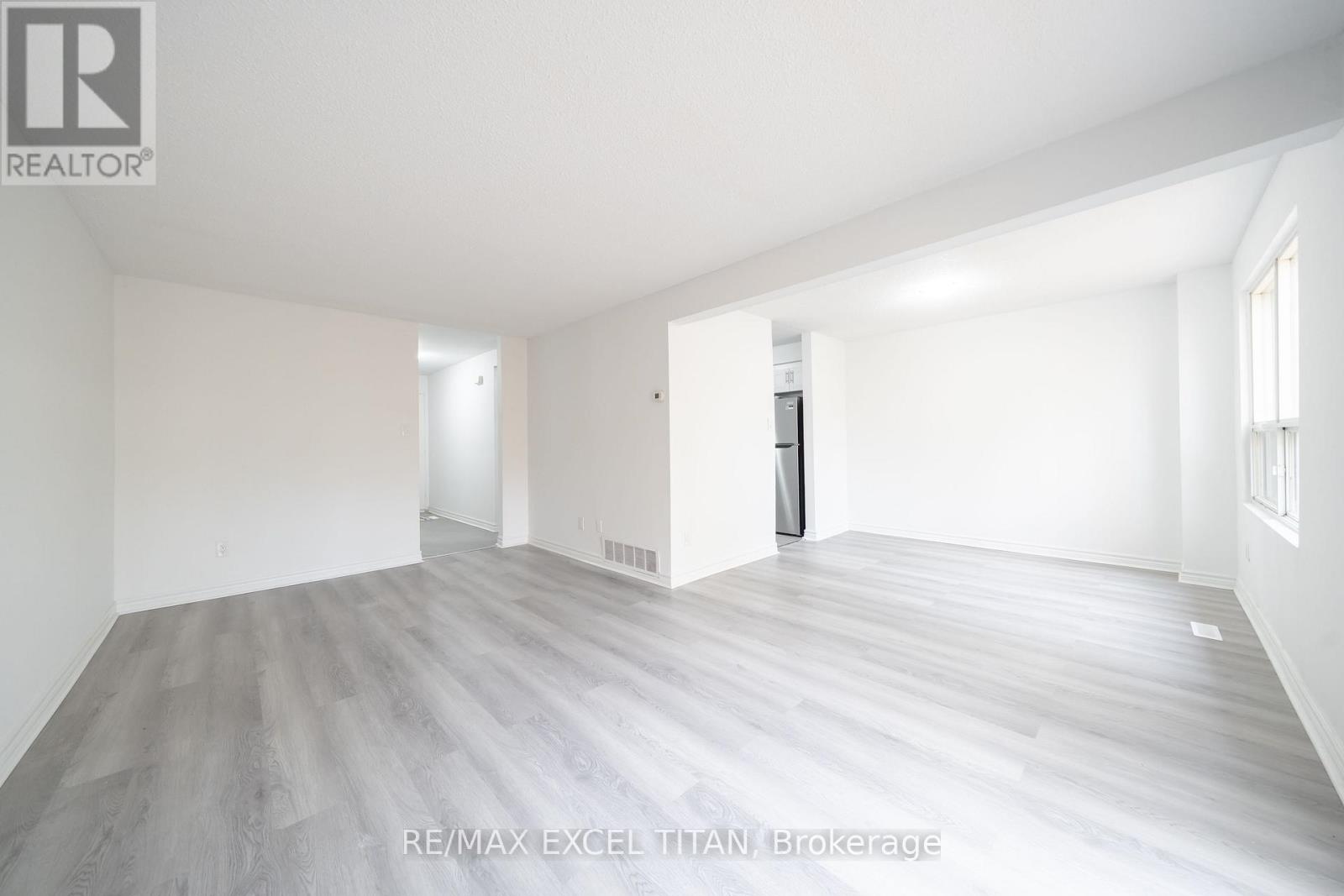 1285 White Oaks, Oakville, Ontario  L6H 2N6 - Photo 3 - W13241868