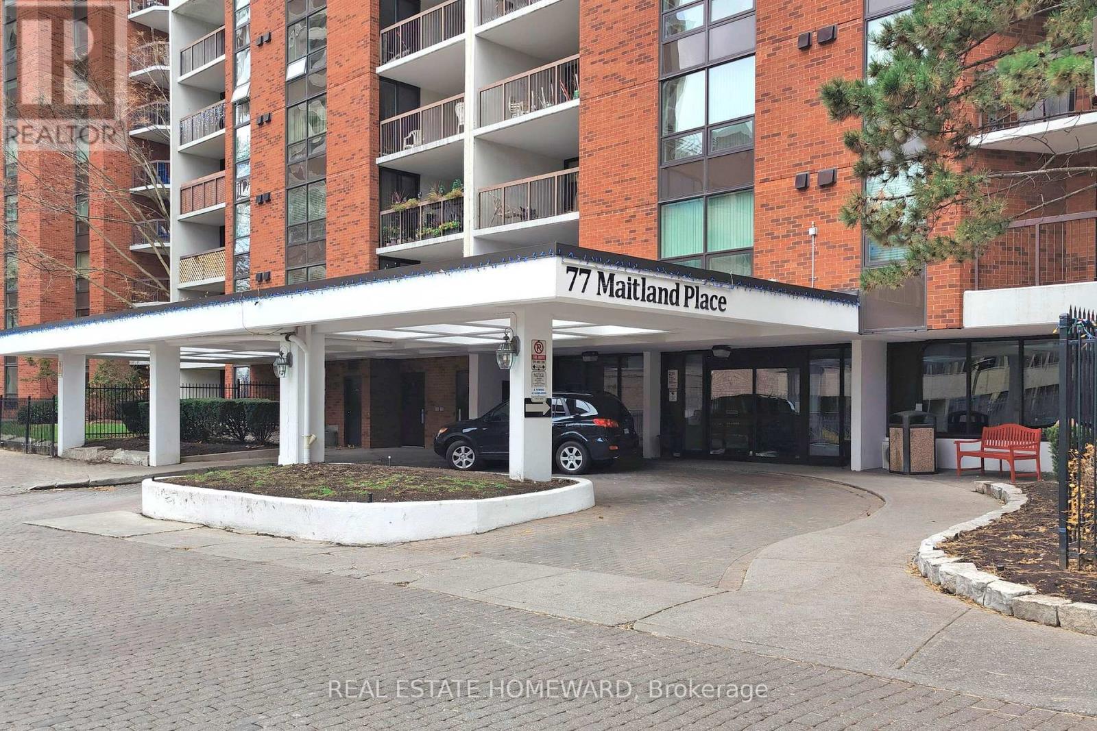 1827 - 77 MAITLAND PLACE, Toronto, Ontario
