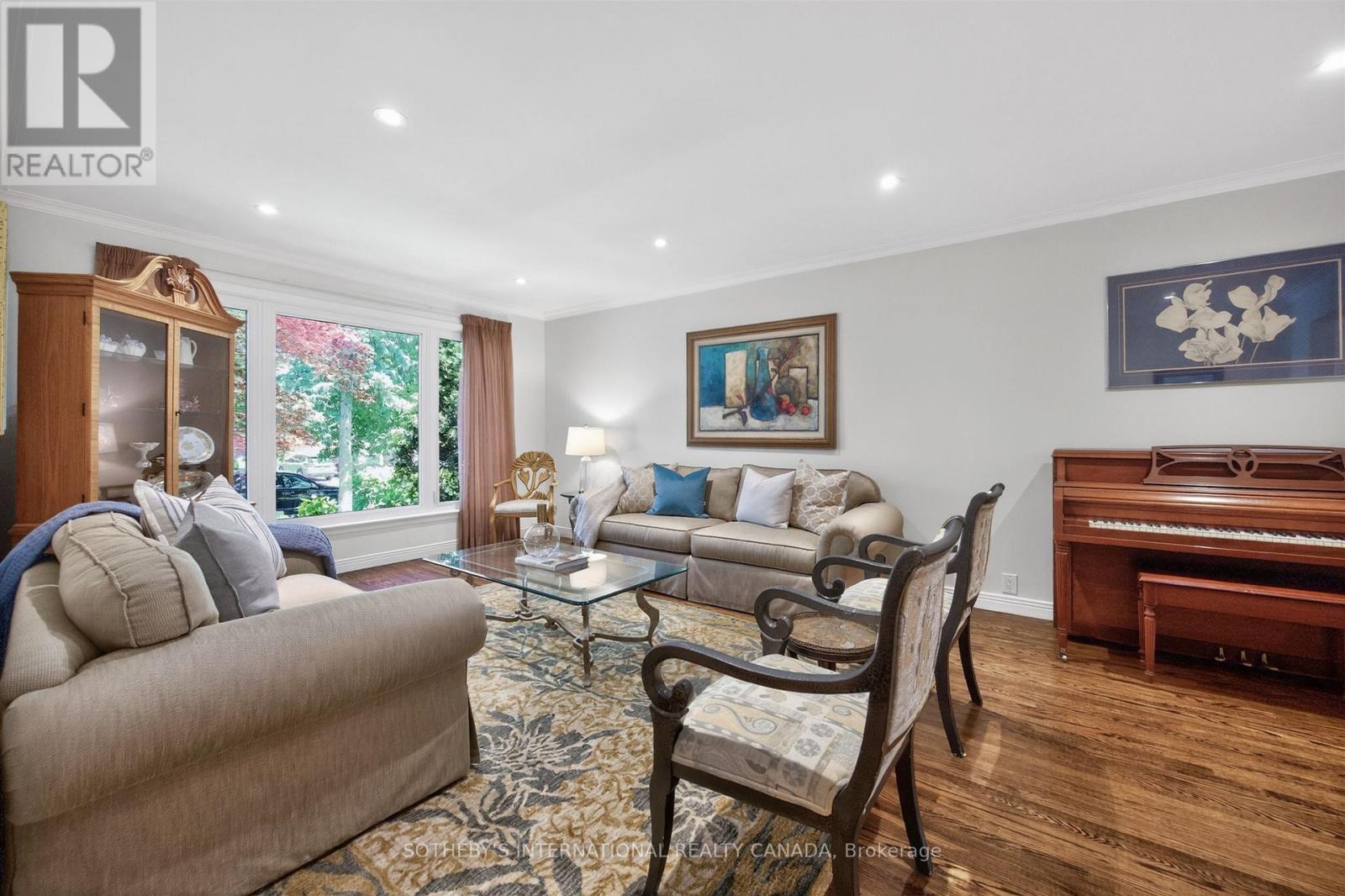 25 Gossamer Avenue, Toronto, Ontario  M2M 2X3 - Photo 4 - C13242864