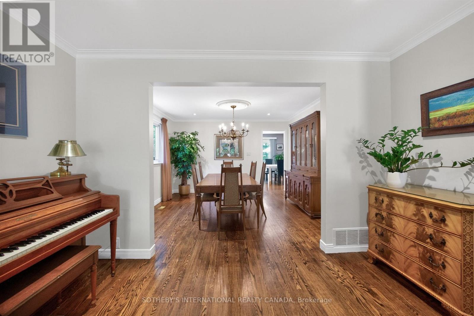 25 Gossamer Avenue, Toronto, Ontario  M2M 2X3 - Photo 6 - C13242864